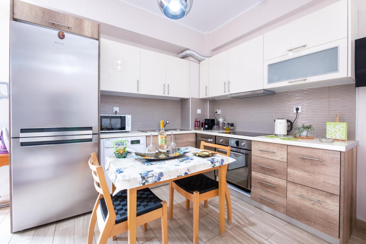 Family Apartment Near Port Piræus Eksteriør billede